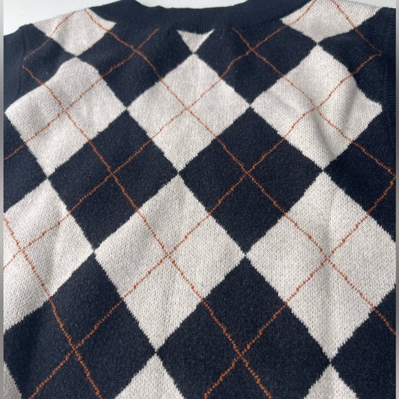 SO Sleeveless sweater vest, Size L - Picture 2 of 4